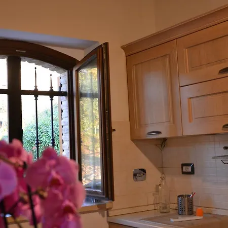 فندق مبيت وإفطار Locazione Turistica Delle Rose Pinhaus أسيسي