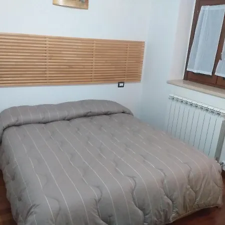 Locazione Turistica Delle Rose Pinhaus Bed and breakfast